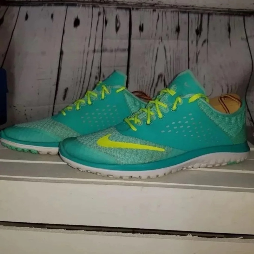 Women's Nike FS Low Run 2 Low Top Sneakers